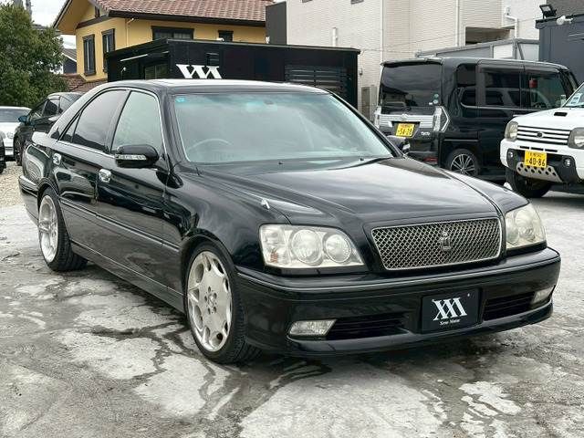 CROWN sedan