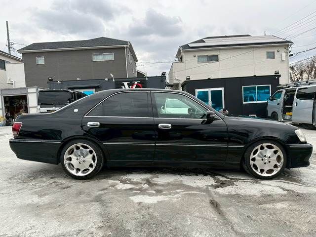 CROWN sedan