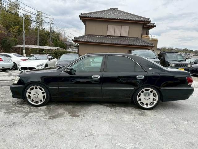 CROWN sedan