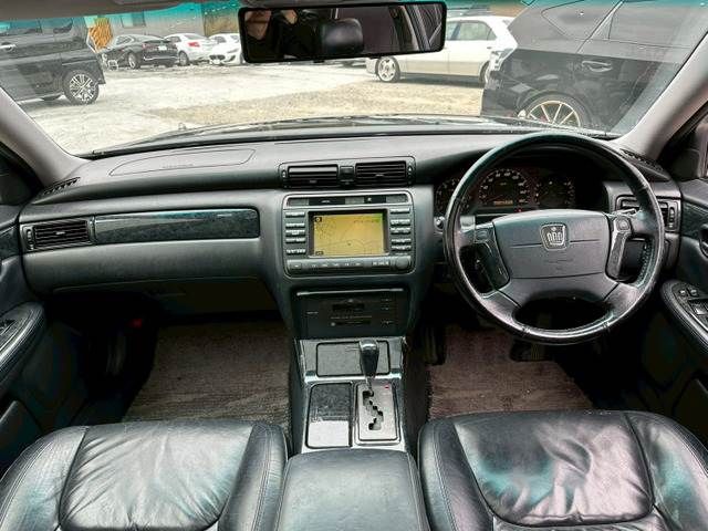 CROWN sedan