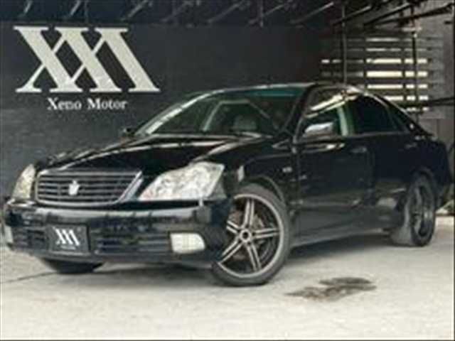 CROWN sedan