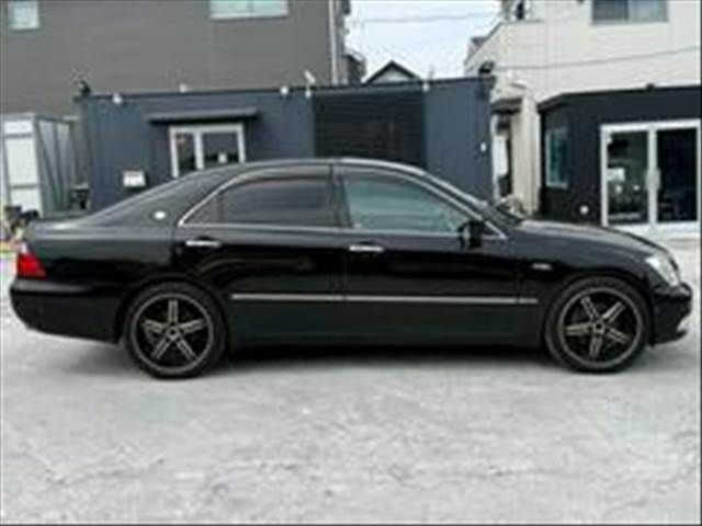 CROWN sedan