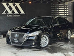 CROWN sedan hybrid
