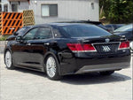 CROWN sedan hybrid
