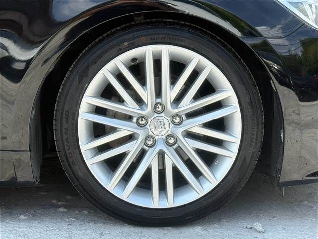 CROWN sedan hybrid