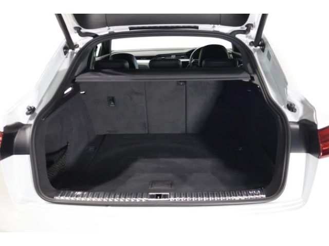 AUDI e-tron SPORTBACK