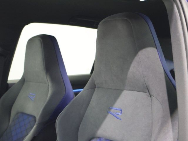 VOLKSWAGEN GOLF R