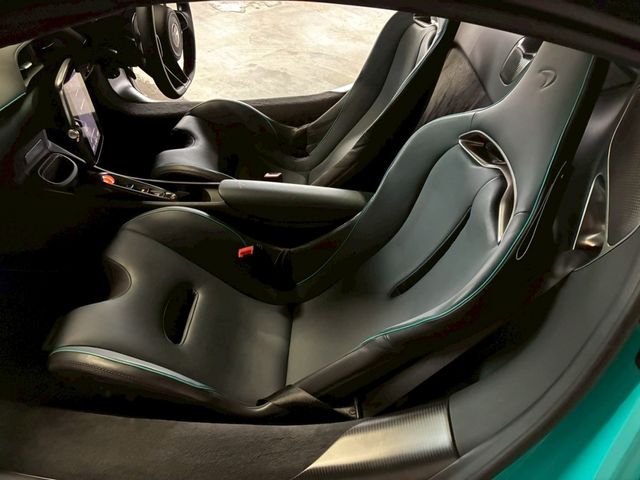 McLaren Artura Spider
