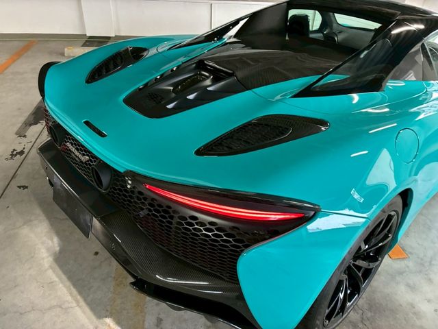 McLaren Artura Spider