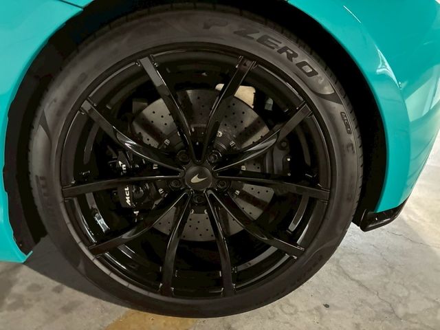 McLaren Artura Spider