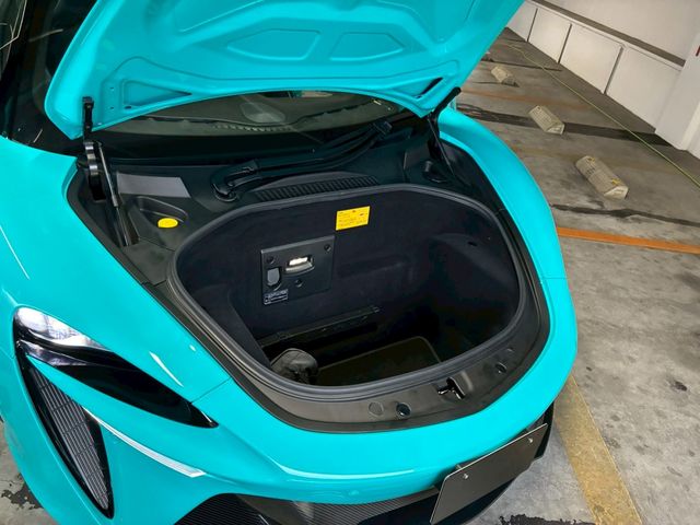 McLaren Artura Spider