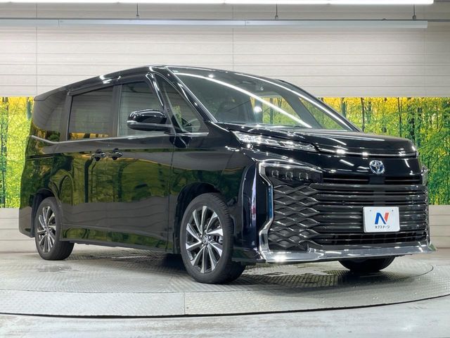 VOXY HYBRID