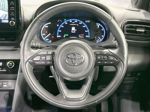 YARIS CROSS HYBRID