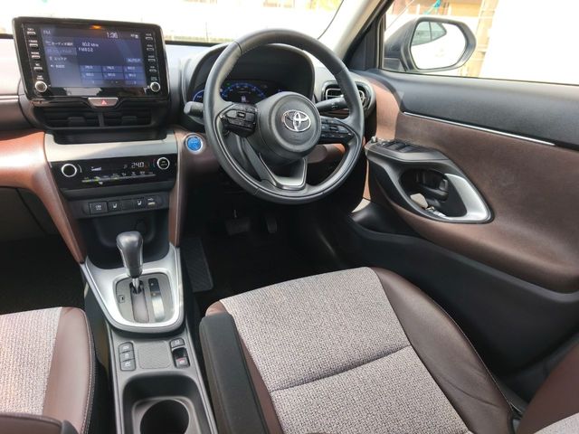 YARIS CROSS HYBRID