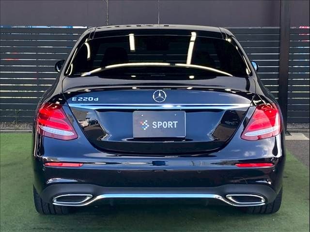 MERCEDES BENZ E class sedan