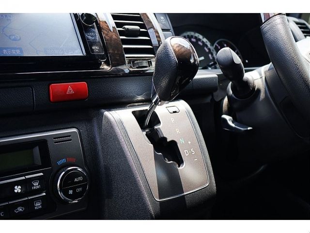HIACE van 2WD