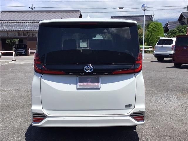 NOAH HYBRID 4WD