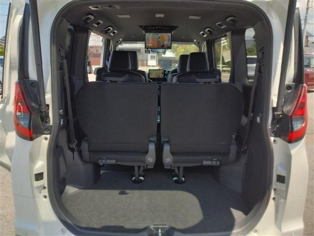 NOAH HYBRID 4WD