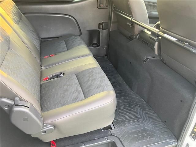 CARAVAN van 2WD