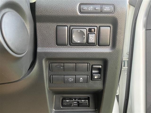 CARAVAN van 2WD