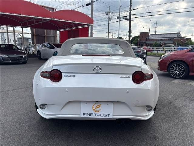 ROADSTER
