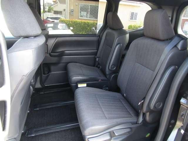 VOXY HYBRID 4WD