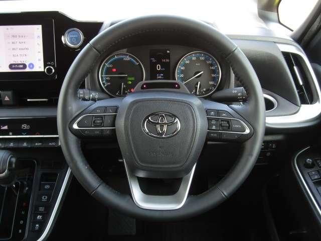VOXY HYBRID 4WD