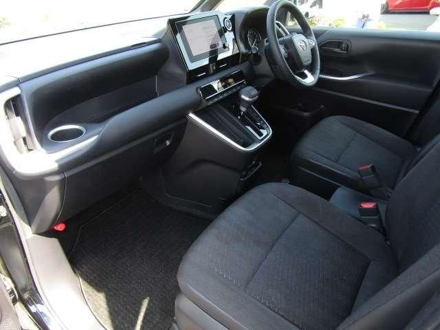 VOXY HYBRID 4WD