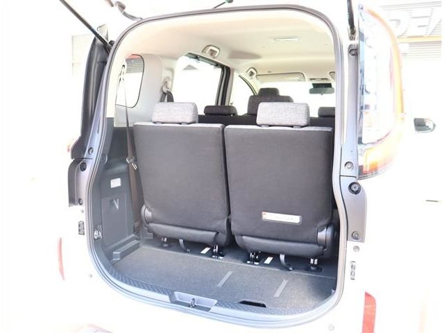 SIENTA HYBRID