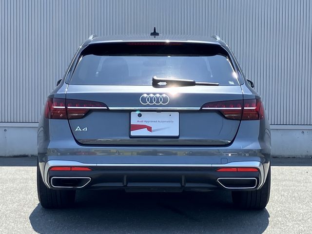 AUDI A4 AVANT