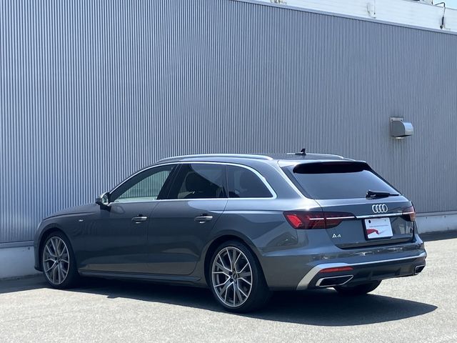 AUDI A4 AVANT
