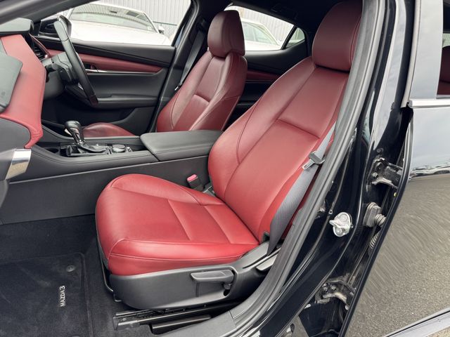 MAZDA3 FASTBACK