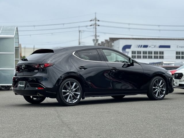 MAZDA3 FASTBACK