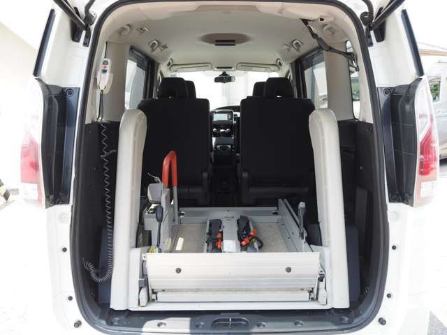 SERENA  S-HYBRID 4WD