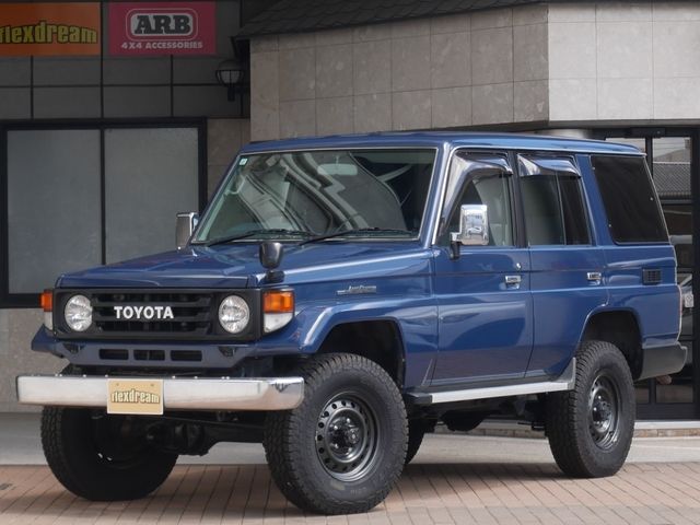 LANDCRUISER van