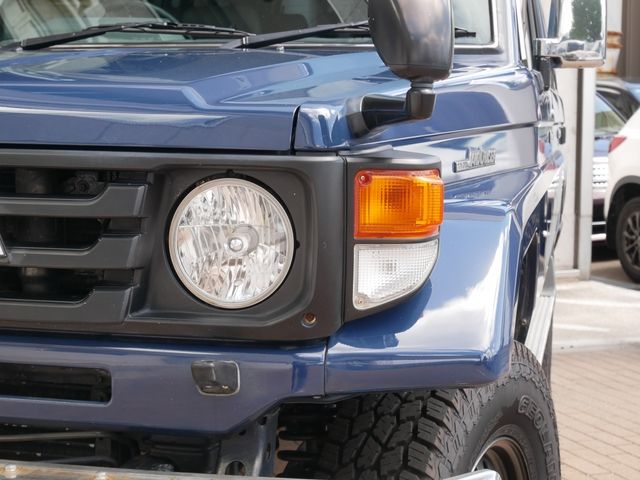 LANDCRUISER van