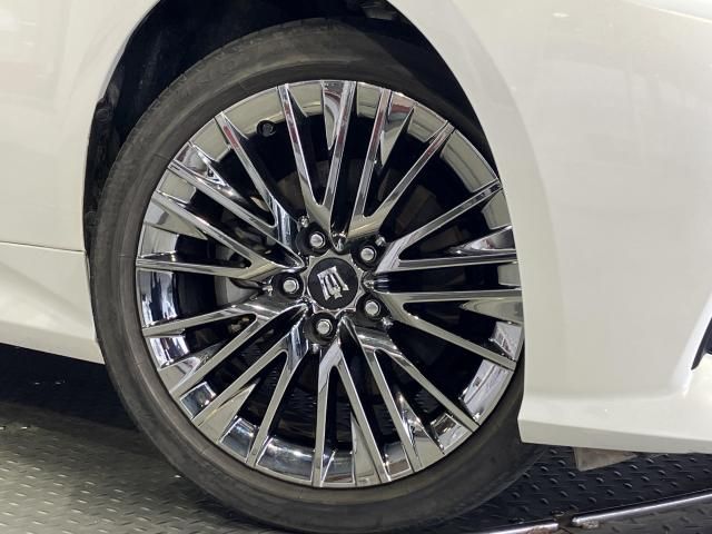 CROWN sedan hybrid 4WD