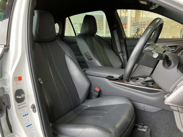 CROWN sedan hybrid 4WD