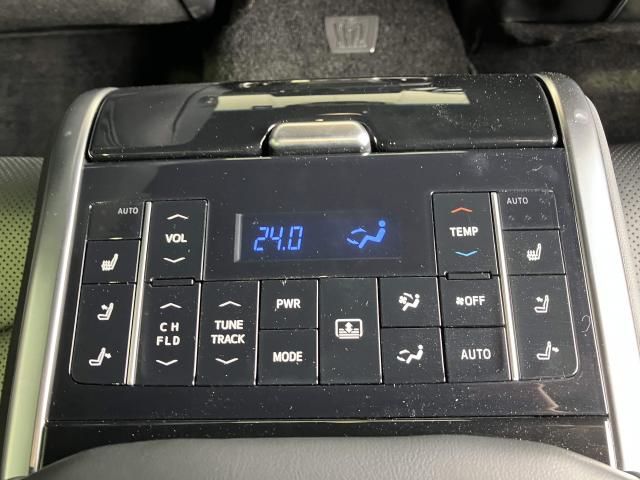 CROWN sedan hybrid 4WD