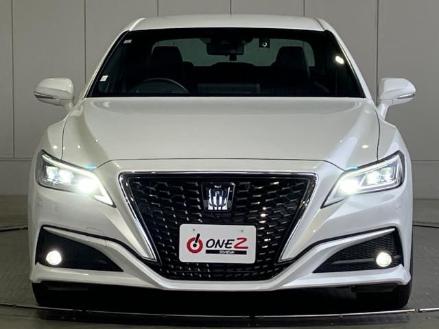 CROWN sedan hybrid 4WD