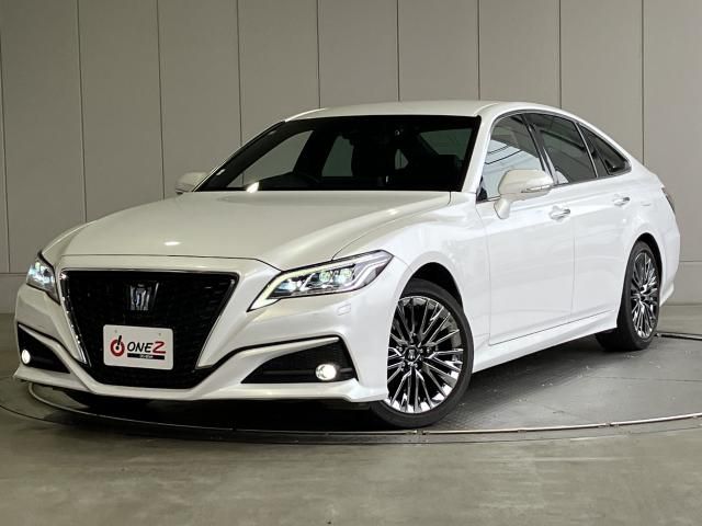 CROWN sedan hybrid 4WD