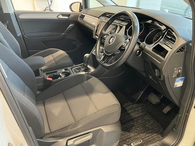 VOLKSWAGEN GOLF TOURAN