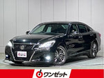 CROWN sedan