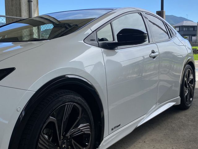 PRIUS 4WD
