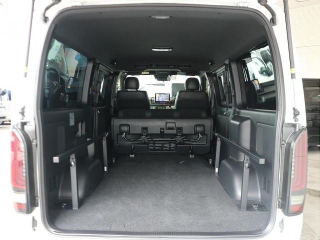 HIACE van 4WD