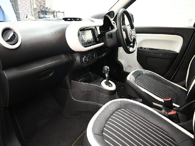 RENAULT TWINGO