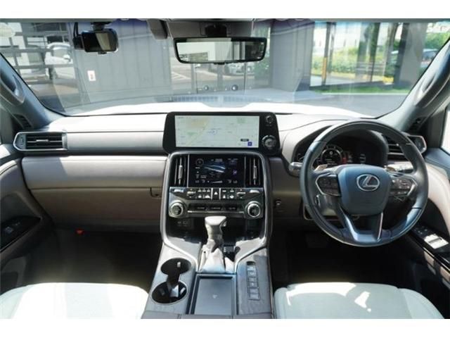 LEXUS LX600