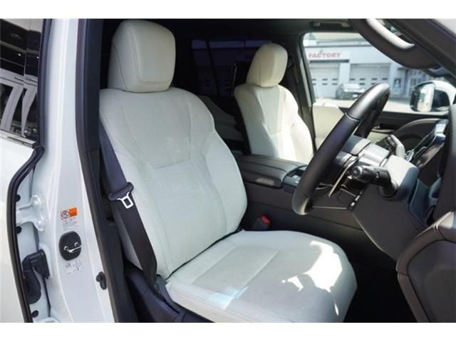 LEXUS LX600