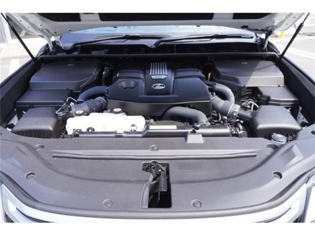 LEXUS LX600