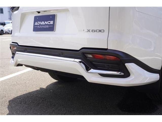 LEXUS LX600